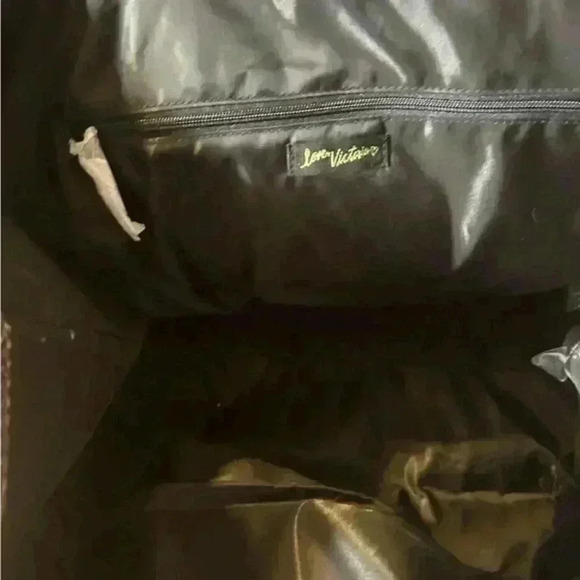 Victoria’s Secret Fashion Show Tote Beach Bag, Cream with Purple Snake Skin New! - Picture 6 of 9